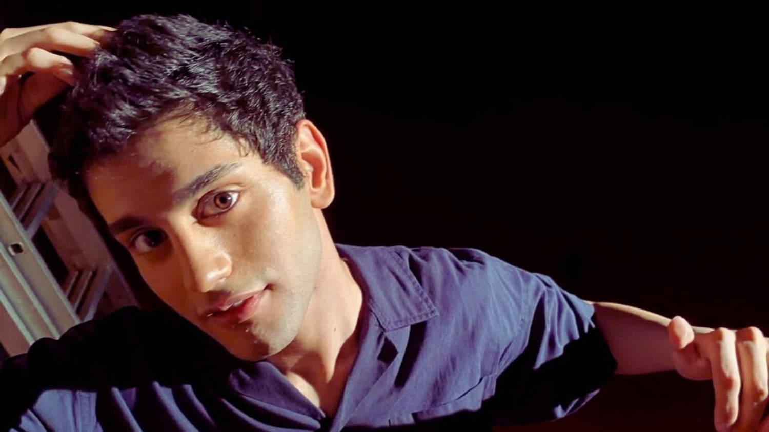 Genç dizi oyuncusunun üzerine ağaç düştü